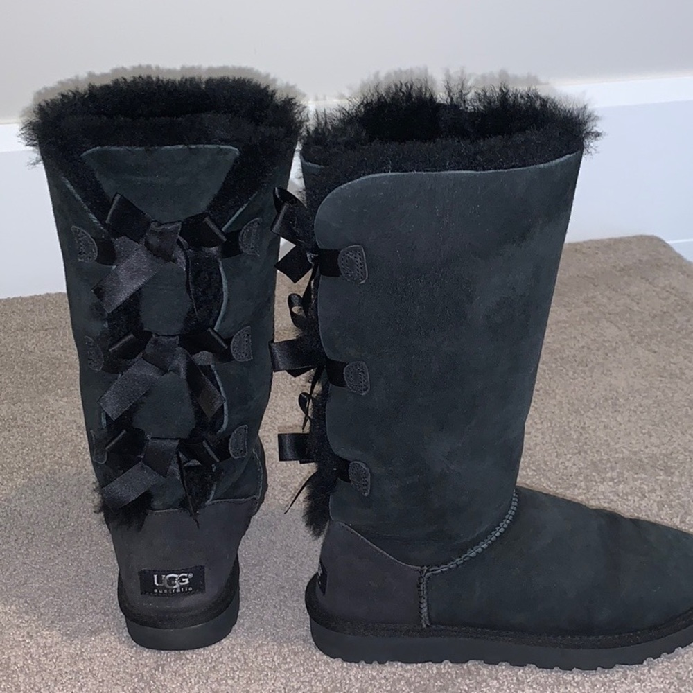 Tall Black Bailey Bow UGG boots used size 7!